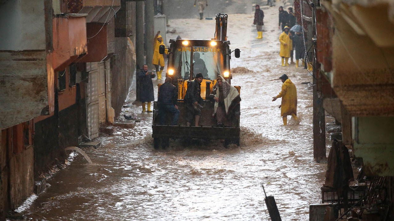 Şanlıurfa’da sağanak yağış! Taşkınlar meydana geldi