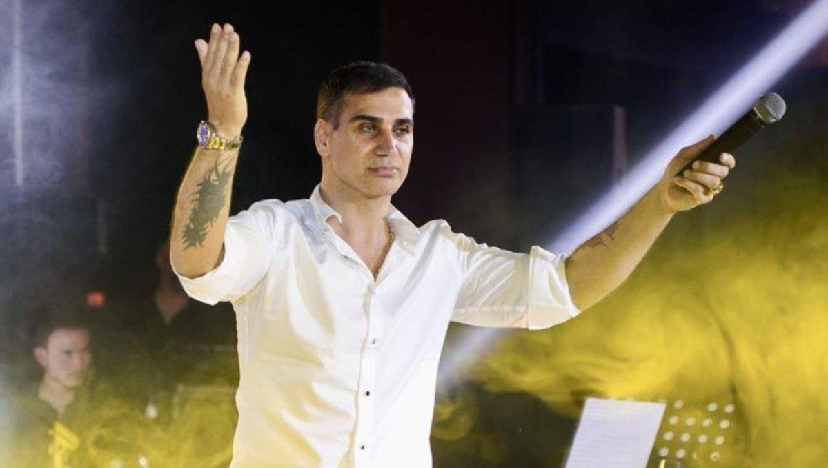 Şarkıcı Doğuş’tan dikkat çeken seçim yorumu: AK Parti, MHP ve İYİ Parti birleşir