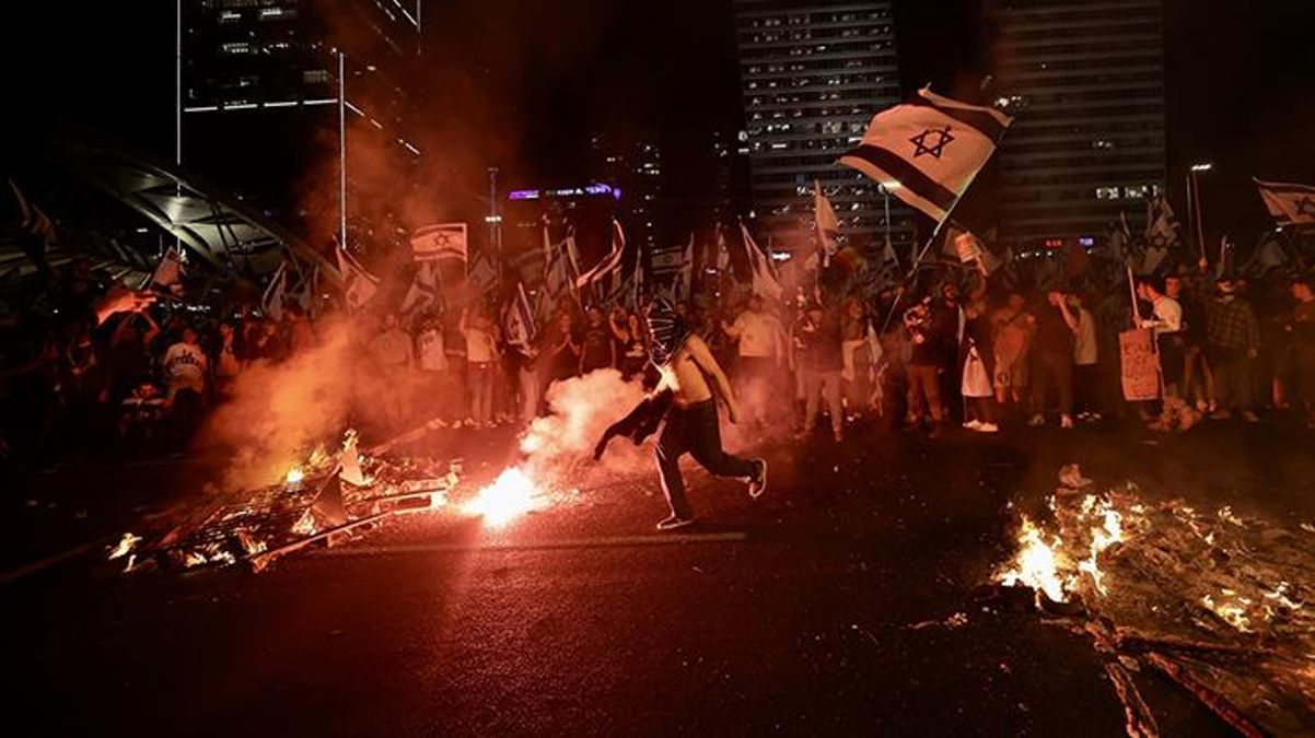 Savunma bakanının görevden alındığı İsrail’de sokaklar karıştı! Ordu kontrolü kaybetti
