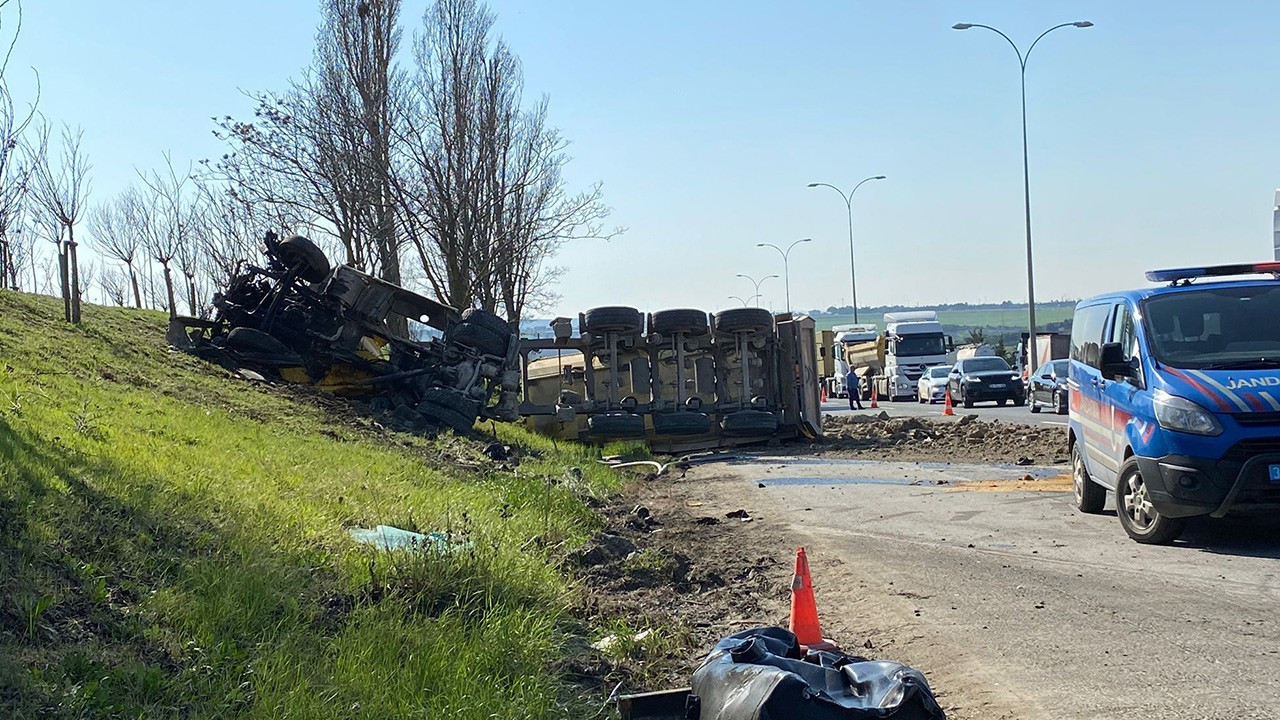 Son dakika… Silivri TEM’de feci kaza: Ölü ve yaralılar var