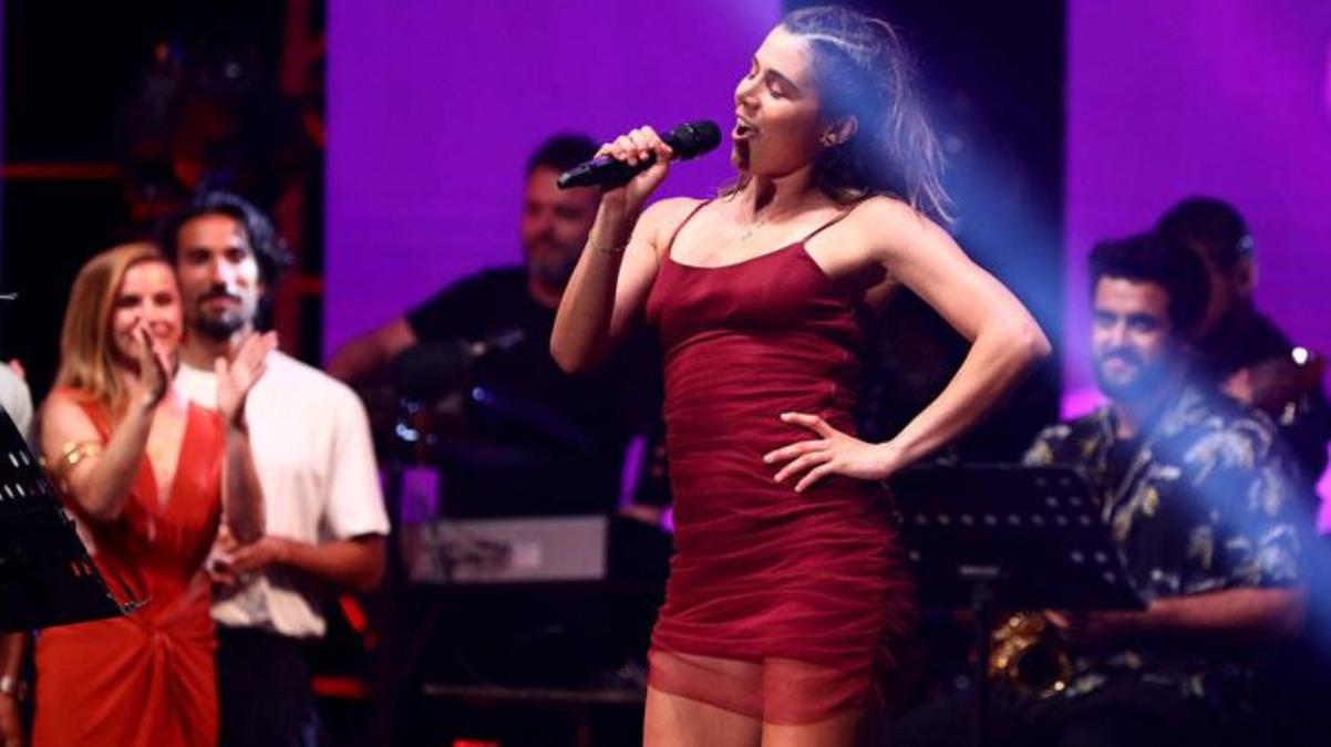 Survivor 2023’ün birleşme partisi yapıldı, yarışmacılar şarkı söylerken kendinden geçti