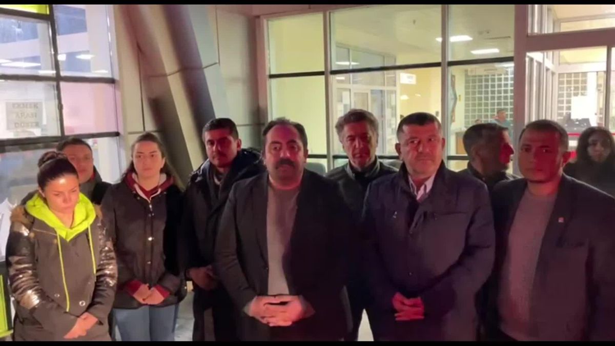 Veli Ağbaba’dan Malatya İl Başkanı Yıldız’a Yapılan Saldırıya Sert Tepki: “O Kendi Yaptığı Pisliğin İçerisinde Boğulsun. Enkazımız Hala Yerde.