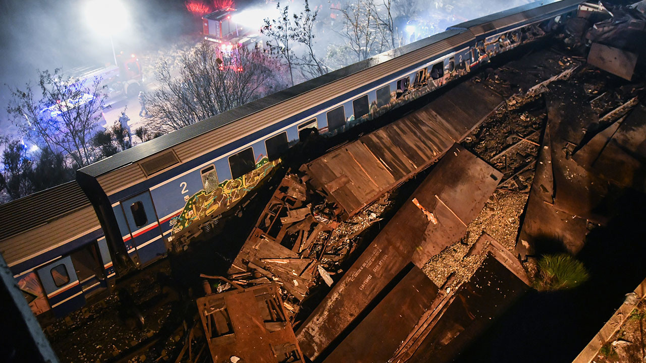 Yunanistan’da tren kazasında 32 kişi hayatını kaybetti